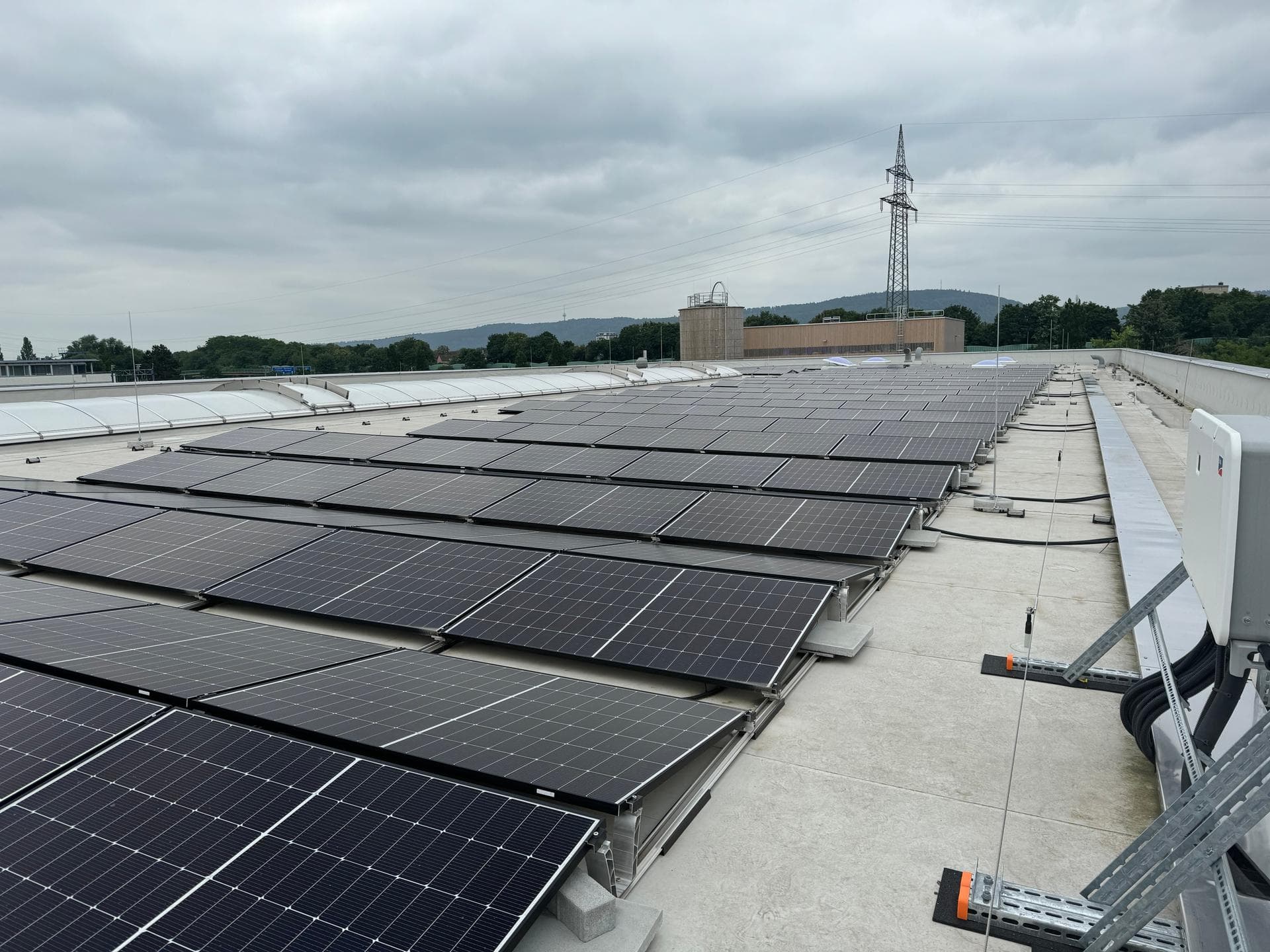 EBM Solutions - Gewerbespeicher und Energieloesungen