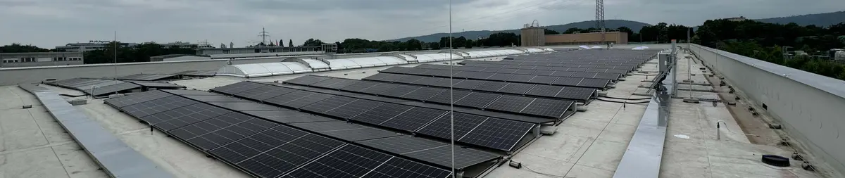 Photovoltaik-Anlage auf Gewerbedach